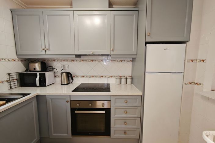 Image No.25-2 Bed Property for sale