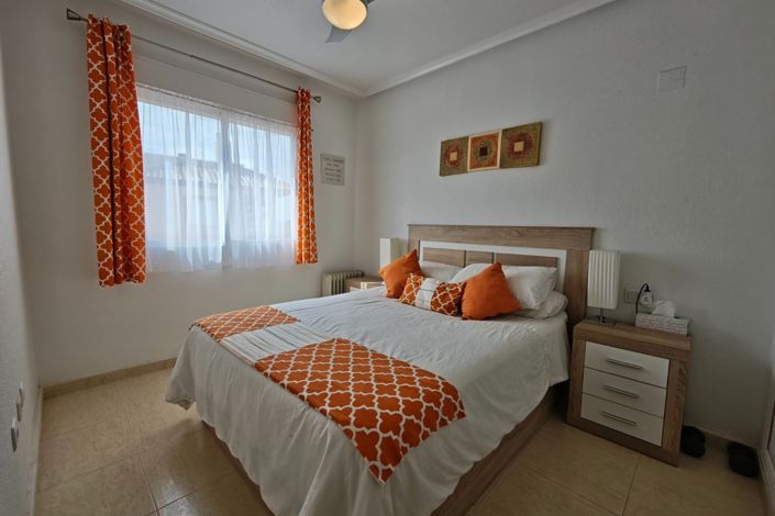 Image No.32-2 Bed Property for sale