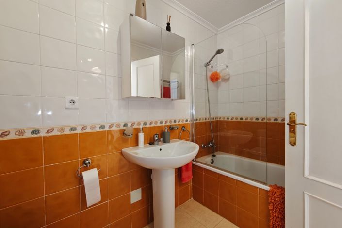 Image No.34-2 Bed Property for sale