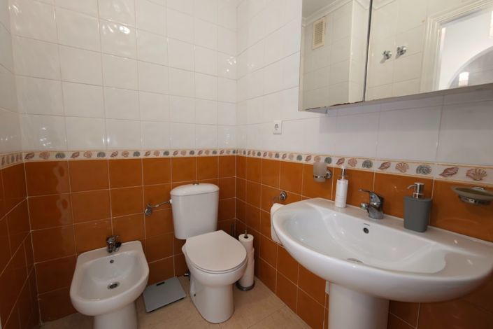 Image No.35-2 Bed Property for sale