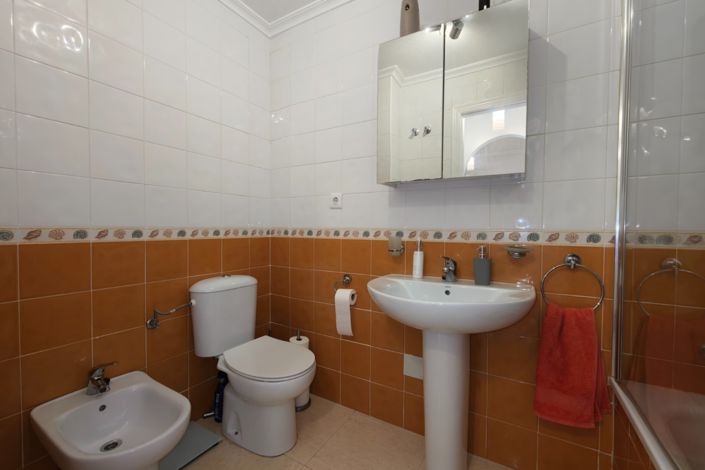 Image No.36-2 Bed Property for sale