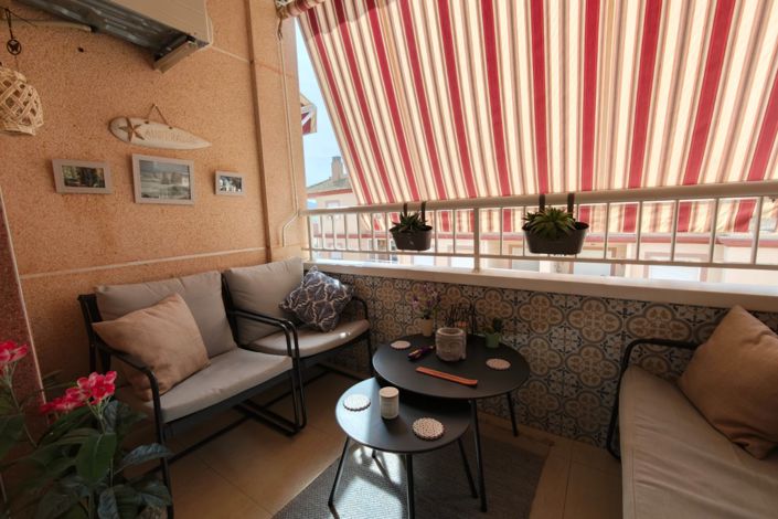 Image No.7-2 Bed Property for sale