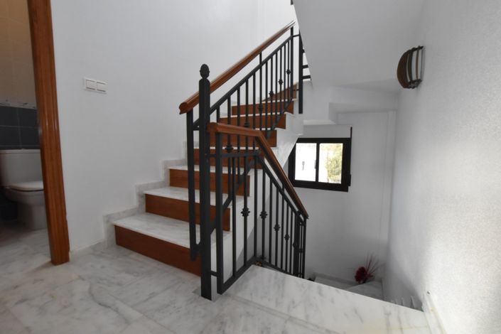 Image No.17-2 Bed Property for sale