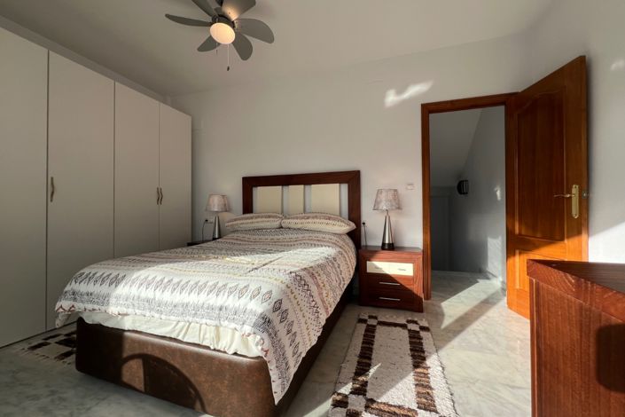 Image No.18-2 Bed Property for sale