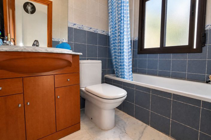 Image No.21-2 Bed Property for sale