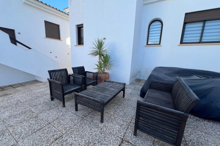 Image No.22-2 Bed Property for sale