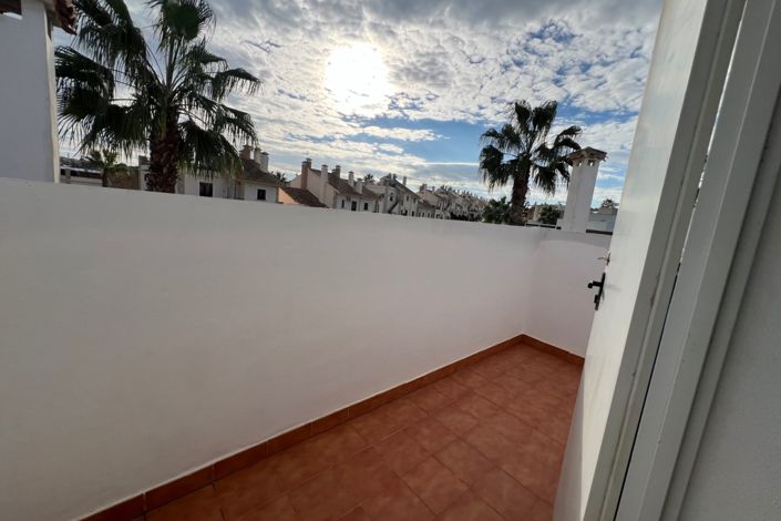 Image No.27-2 Bed Property for sale