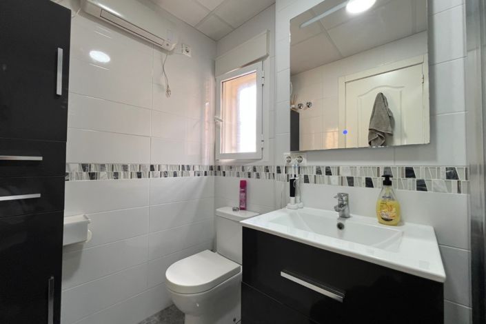 Image No.14-Propriété de 2 chambres à vendre