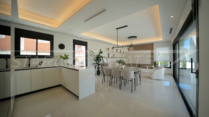 Image No.18-3 Bed Villa for sale