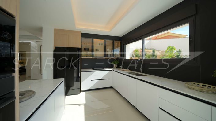 Image No.10-3 Bed Villa for sale