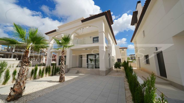 Image No.10-3 Bed House for sale