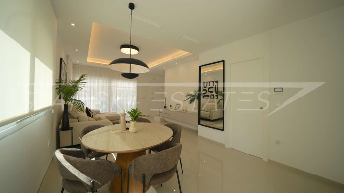 Image No.13-3 Bed House for sale