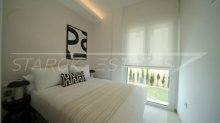 Image No.15-3 Bed House for sale