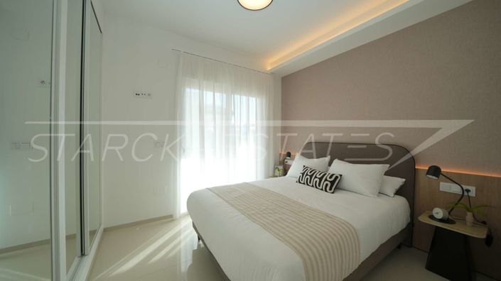 Image No.17-3 Bed House for sale