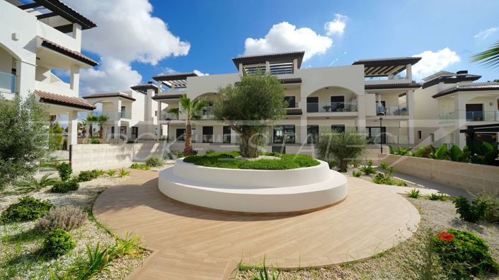 Image No.2-3 Bed House for sale