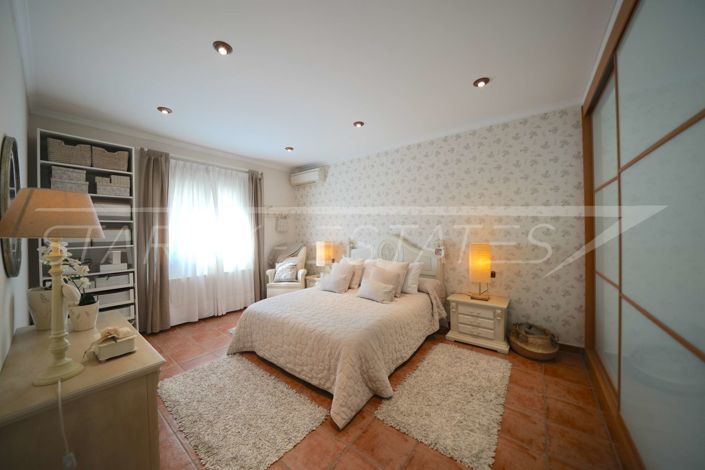 Image No.34-5 Bed Villa for sale