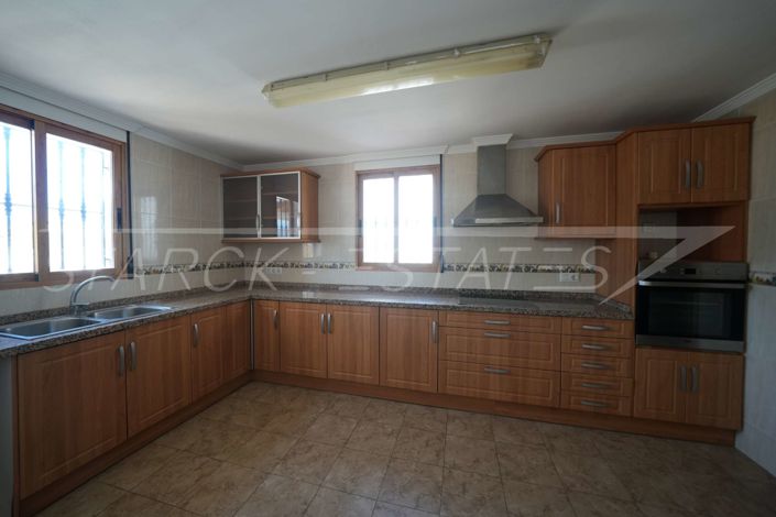 Image No.36-6 Bed Villa for sale