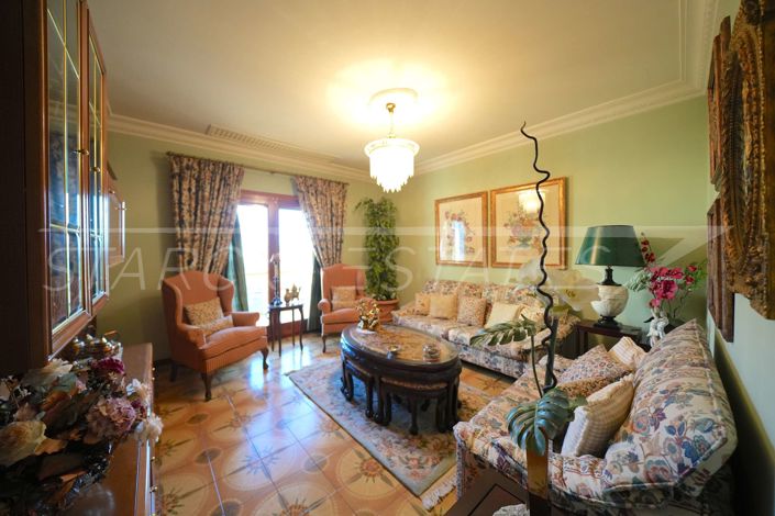 Image No.12-5 Bed Apartment for sale