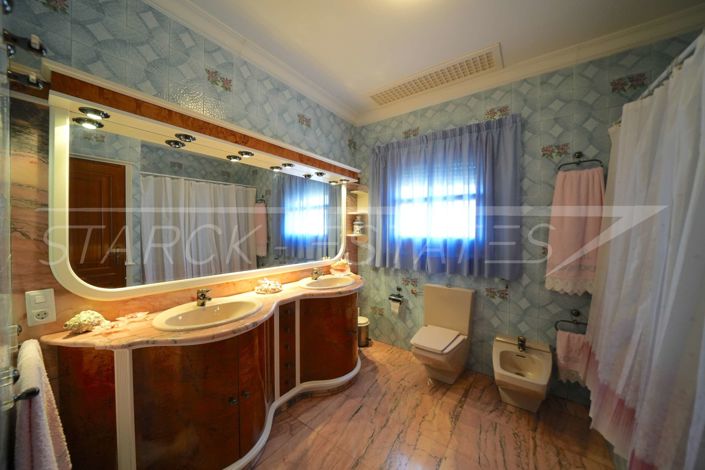 Image No.16-5 Bed Apartment for sale