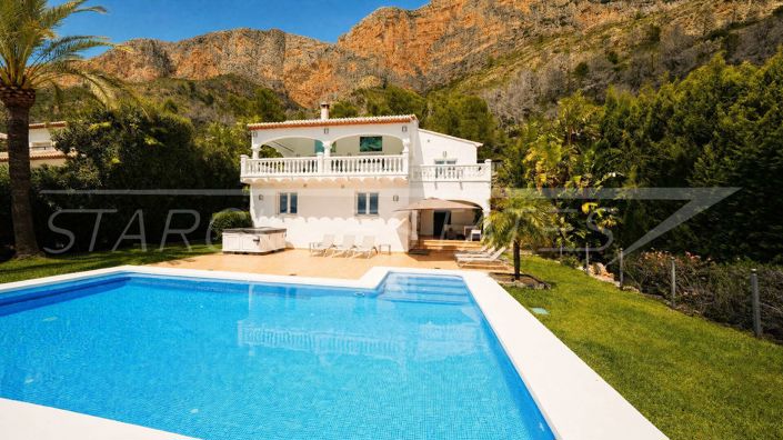 Image No.12-4 Bed Villa for sale
