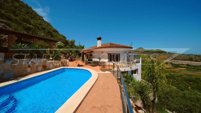 Image No.2-4 Bed Villa for sale