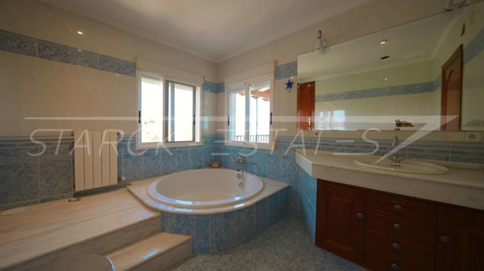 Image No.21-4 Bed Villa for sale