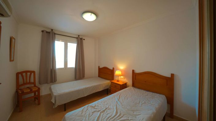 Image No.17-2 Bed Property for sale