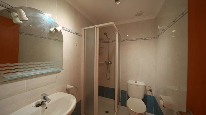 Image No.18-2 Bed Property for sale