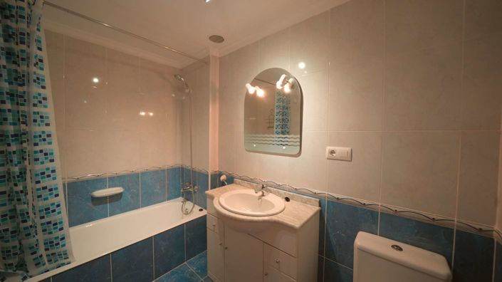 Image No.20-2 Bed Property for sale