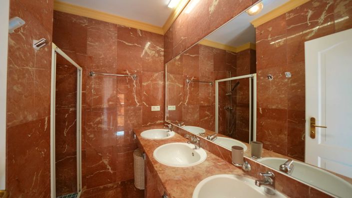 Image No.38-4 Bed Villa for sale