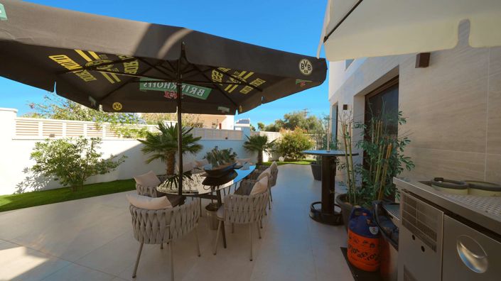 Image No.10-3 Bed Villa for sale