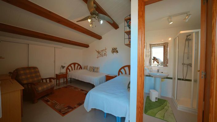 Image No.18-3 Bed Townhouse for sale
