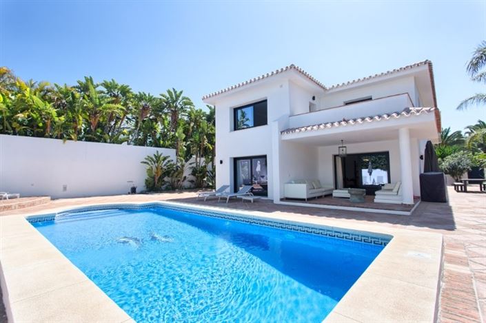 Image No.1-Villa de 4 chambres à vendre à Los Monteros
