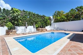 Image No.4-Villa de 4 chambres à vendre à Los Monteros
