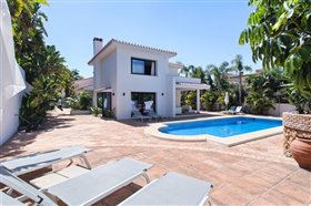Image No.7-Villa de 4 chambres à vendre à Los Monteros