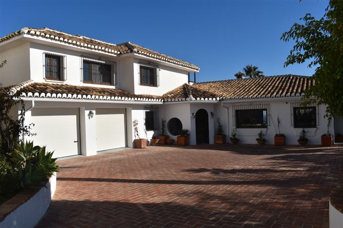 Image No.2-5 Bed Villa for sale