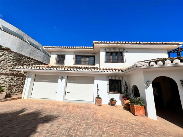 Image No.3-5 Bed Villa for sale