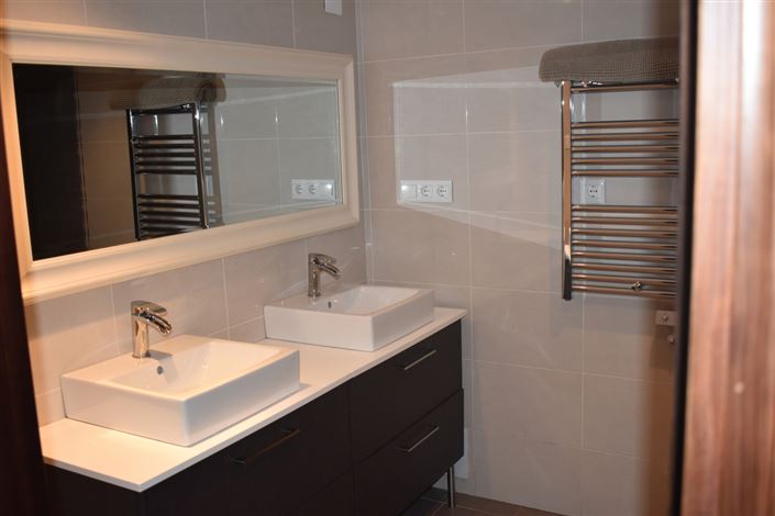 Image No.57-5 Bed Villa for sale