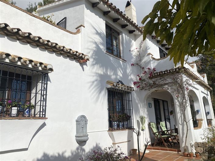 Image No.1-3 Bed Villa for sale