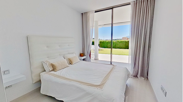 Image No.10-3 Bed Apartment for sale