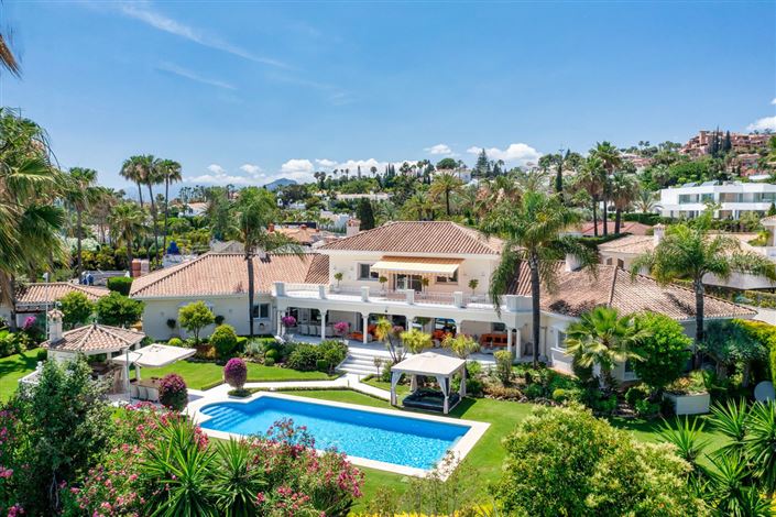 Image No.1-Villa de 6 chambres à vendre à Nueva Andalucia