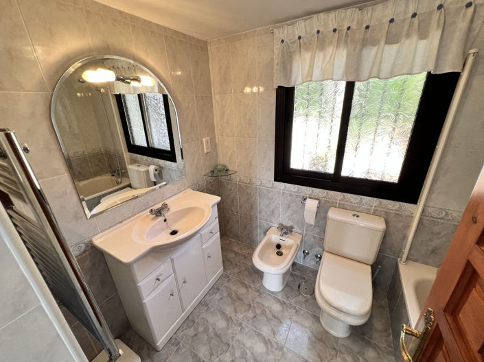 Image No.34-4 Bed Villa for sale