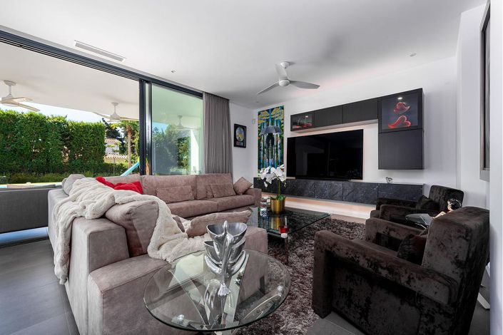 Image No.4-4 Bed Villa for sale