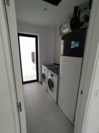 9761371