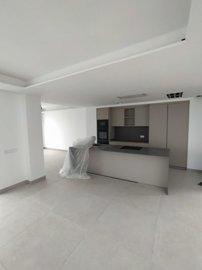 9761372