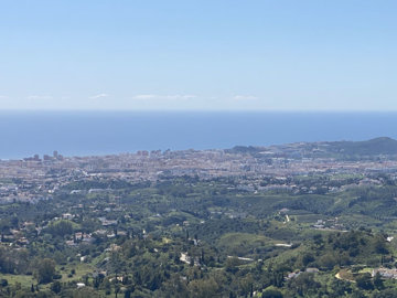 9810652