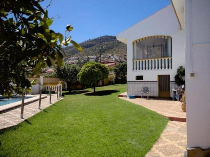 Image No.1-6 Bed Villa for sale