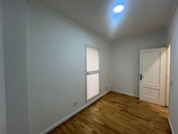 9967000