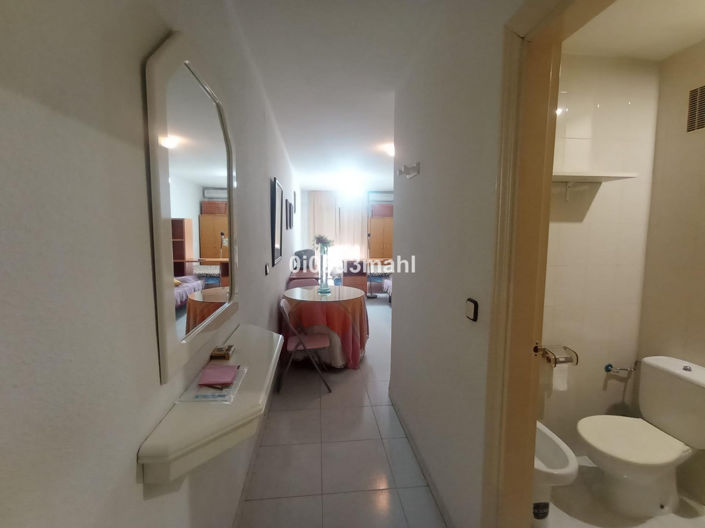 Image No.1-Studio for sale