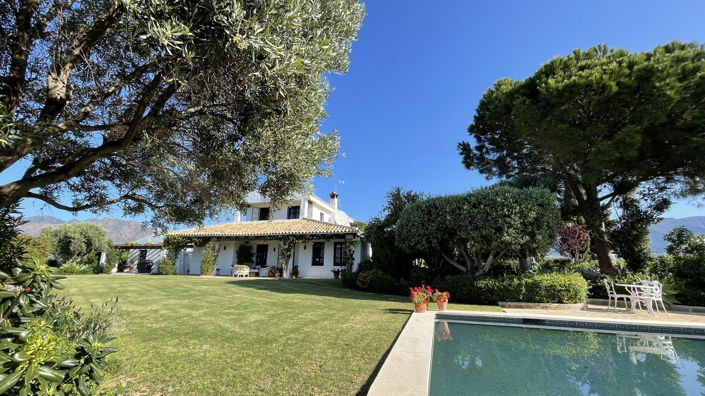 Image No.1-4 Bed Villa for sale